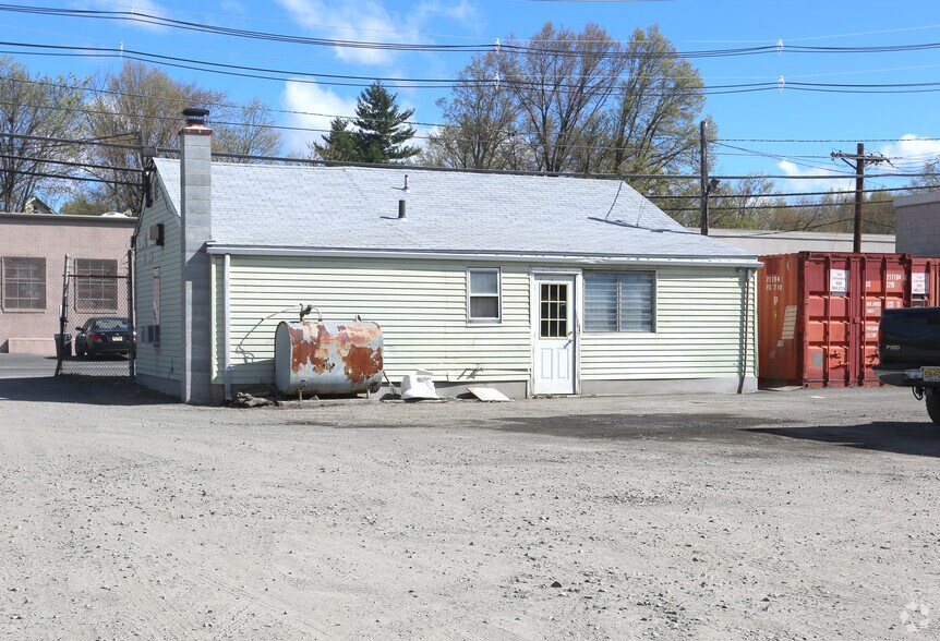 138 E 11th Ave, Roselle, NJ à vendre - Photo de l’immeuble – Image 2 sur 7