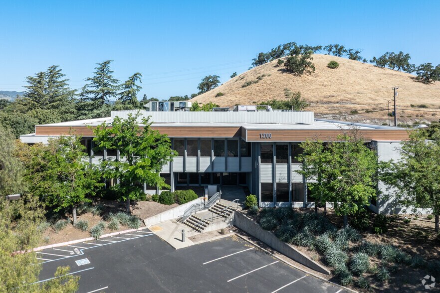 1200 Montego Way, Walnut Creek, CA à vendre - Photo de l’immeuble – Image 2 sur 7