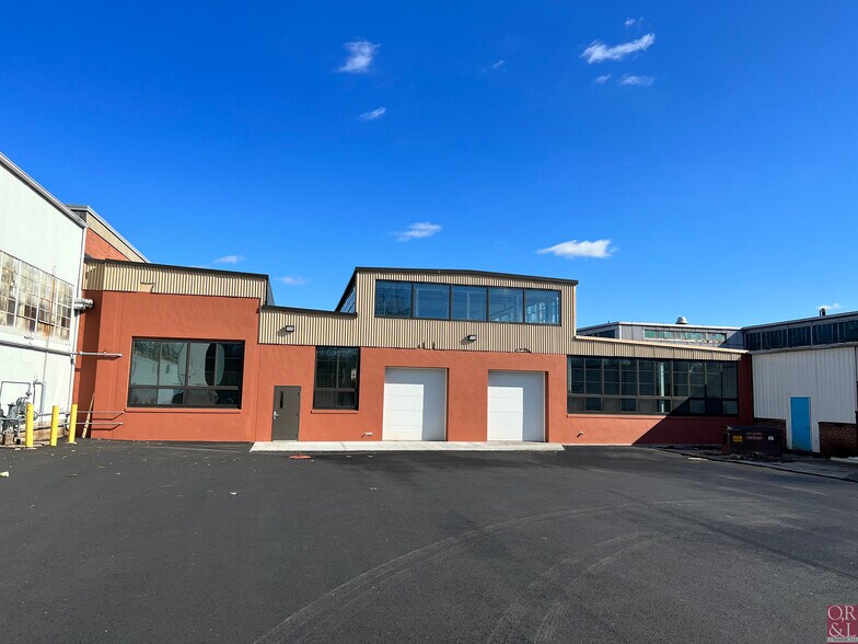 221 South St, New Britain, CT à louer - Photo de l’immeuble – Image 1 sur 9