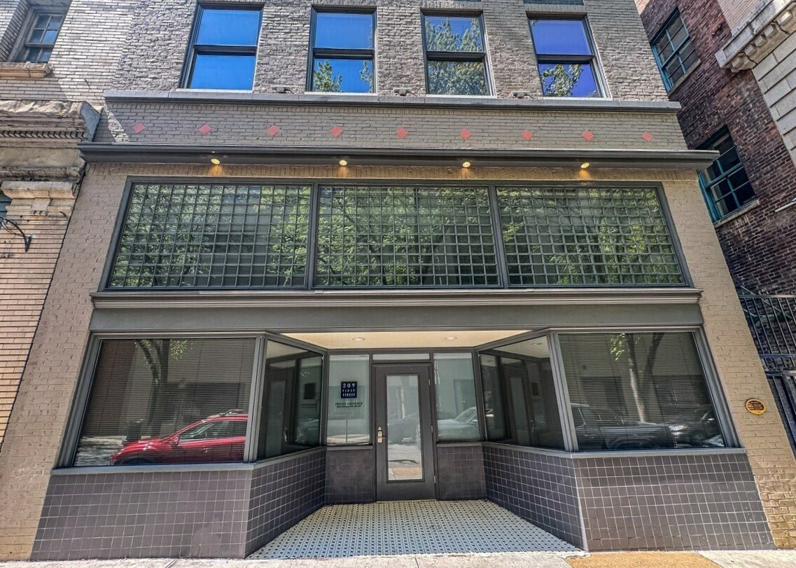 209 1st St SW, Roanoke, VA à vendre Photo principale– Image 1 sur 22