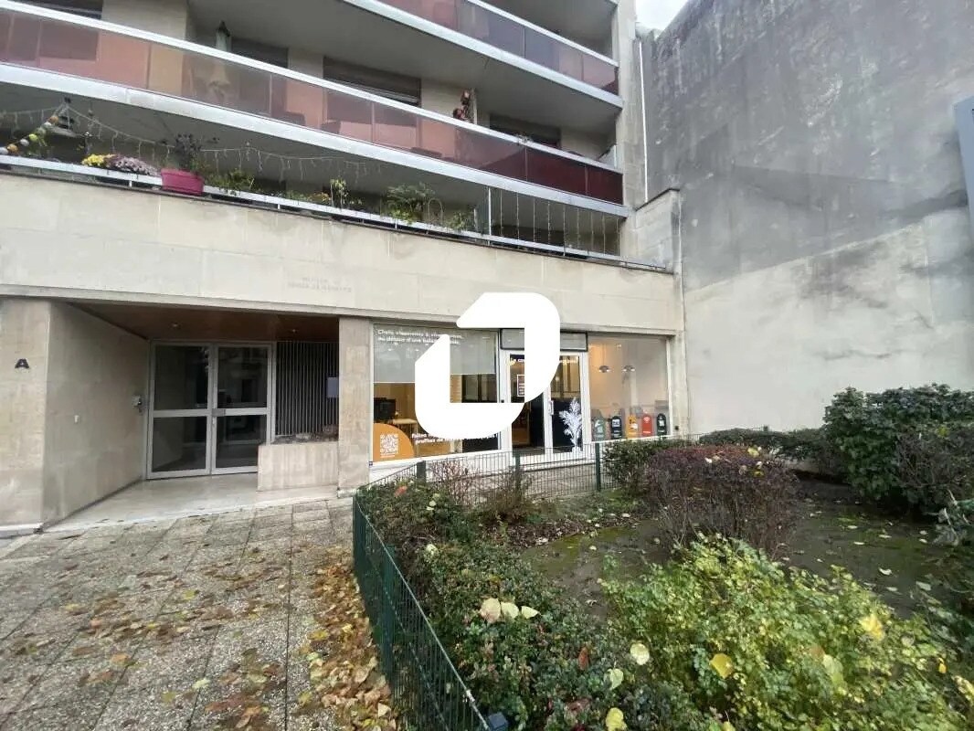 Bureau dans Vincennes à louer Photo de l’immeuble– Image 1 sur 6