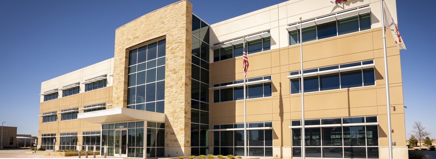 404 Veterans Airpark Ln, Midland, TX à vendre Photo principale– Image 1 sur 47