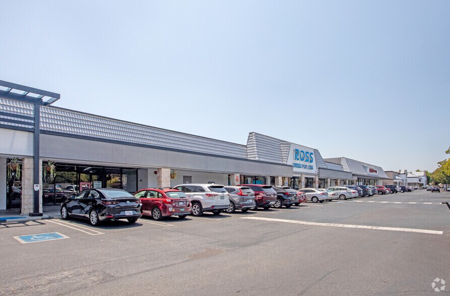 2600-2792 Homestead Rd, Santa Clara, CA à louer - Photo de l’immeuble – Image 3 sur 6