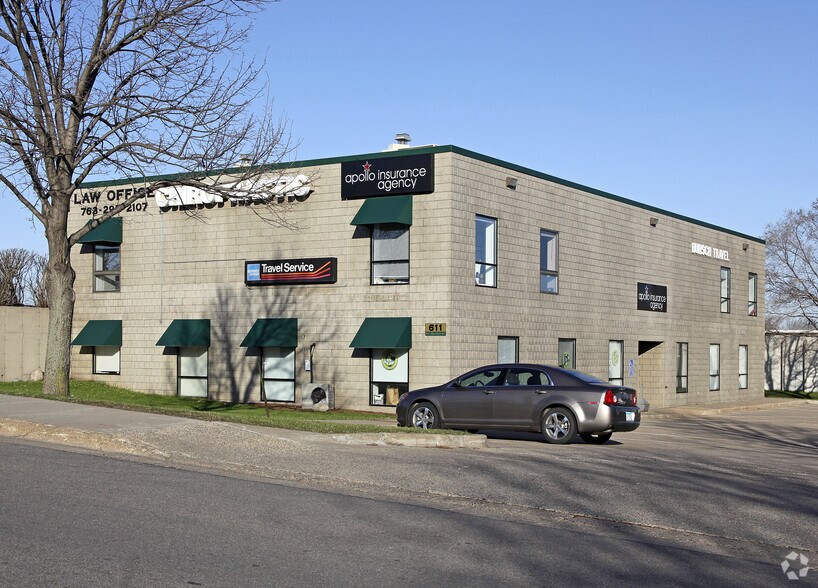 611 Walnut St, Monticello, MN à louer - Photo principale – Image 1 sur 5