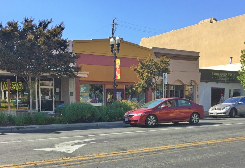7415 Monterey St, Gilroy, CA à louer - Photo de l’immeuble – Image 2 sur 5