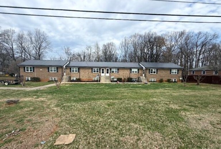 1664 Graves Mill Rd, Lynchburg, VA à vendre Photo de l’immeuble– Image 1 sur 2