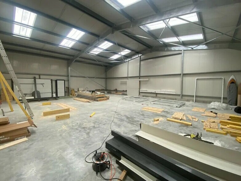 Local d'activités dans Plovan à vendre - Photo de la construction – Image 2 sur 4