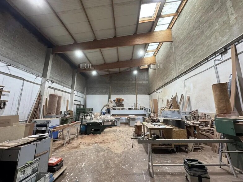 Local d'activités dans Pontault-Combault à vendre - Photo intérieure – Image 2 sur 14