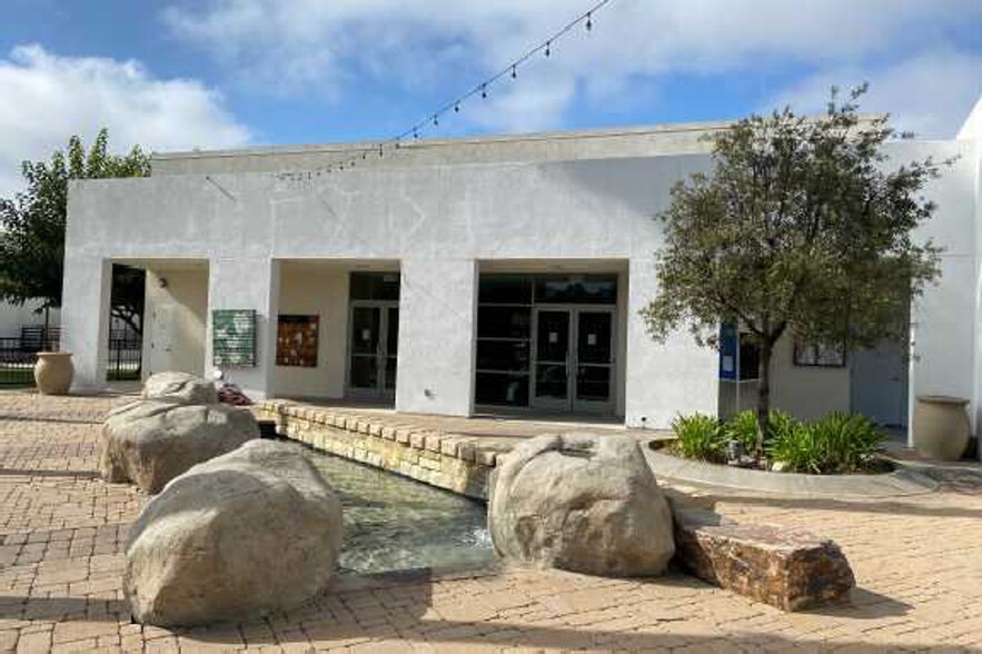 30605 Avenida de las Flores, Rancho Santa Margarita, CA à louer - Photo de l’immeuble – Image 1 sur 10
