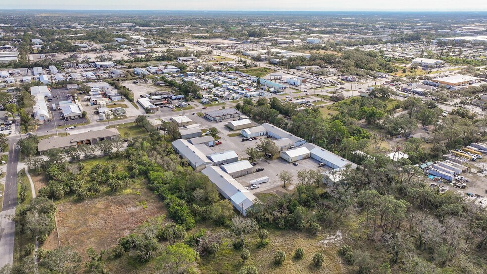 6152 15th St E, Bradenton, FL à louer - Photo de l’immeuble – Image 3 sur 4