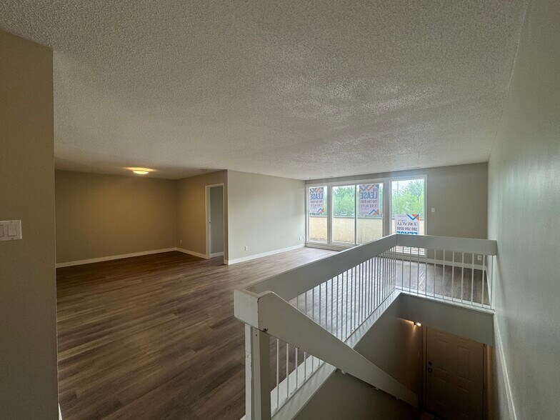 5000 50 St, Beaumont, AB à louer - Photo principale – Image 1 sur 7