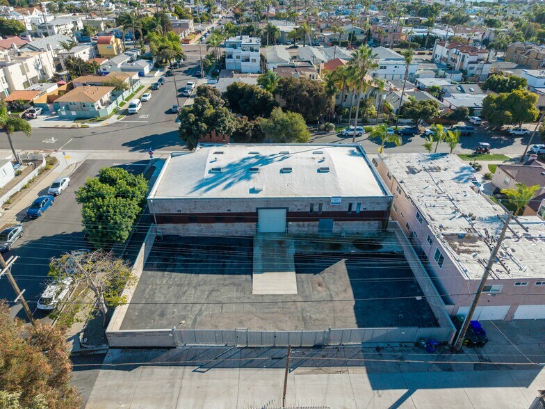 1366 Hornblend St, San Diego, CA à louer - Photo de l’immeuble – Image 3 sur 30