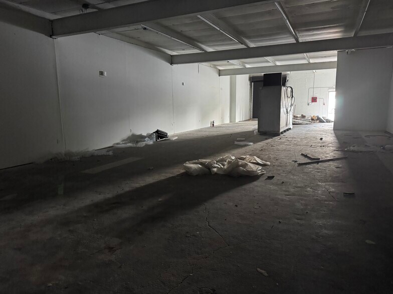 2775 E 10th Ave, Hialeah, FL à louer - Photo de l’immeuble – Image 2 sur 6