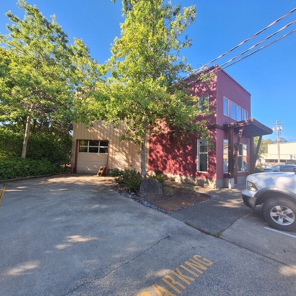 2345 Delinea Pl, Nanaimo, BC à louer - Photo de l’immeuble – Image 2 sur 3