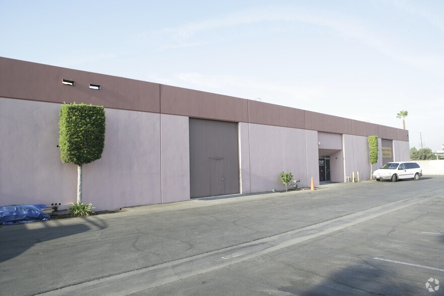 11255 Woodruff Ave, Downey, CA à louer - Photo de l’immeuble – Image 3 sur 5