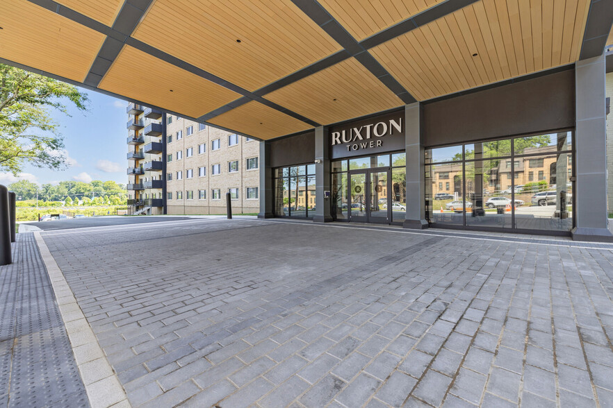 8415 Bellona Ln, Towson, MD à louer - Photo de l’immeuble – Image 1 sur 11