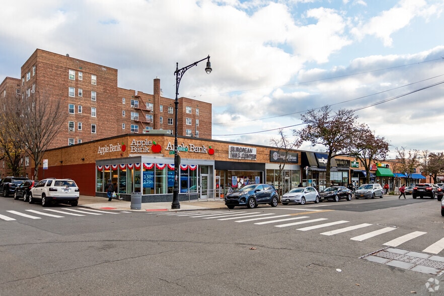 3520-3552 Johnson Ave, Bronx, NY à louer - Photo principale – Image 1 sur 4