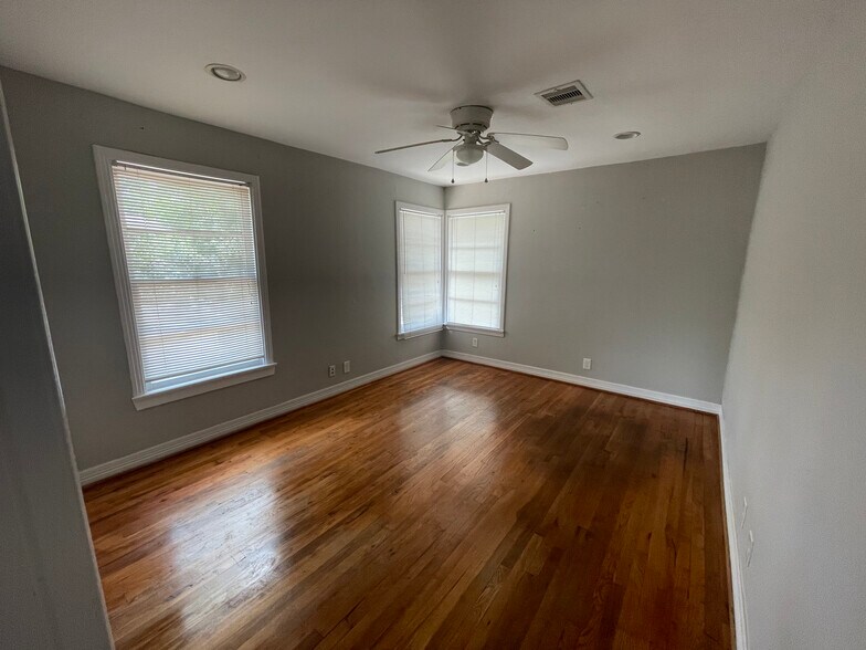2006 Commonwealth Dr, Houston, TX à vendre - Photo intérieure – Image 3 sur 11