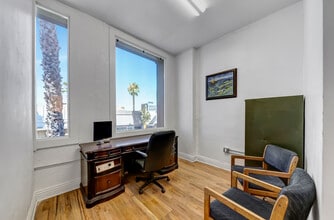 6350-6356 Van Nuys Blvd, Van Nuys, CA à louer Photo intérieure– Image 2 sur 6