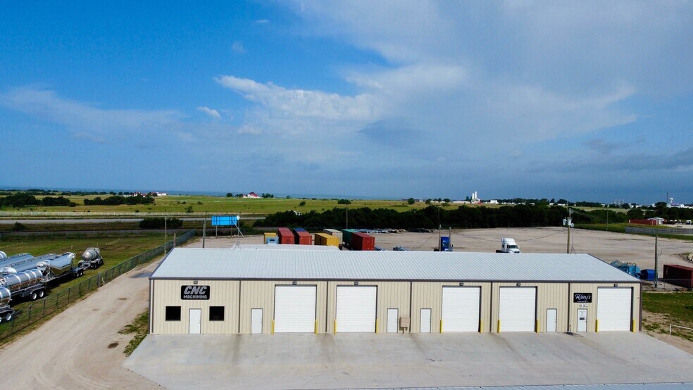 636 CR 4841 portefeuille de 2 biens à vendre sur LoopNet.fr - Photo de l’immeuble – Image 3 sur 7