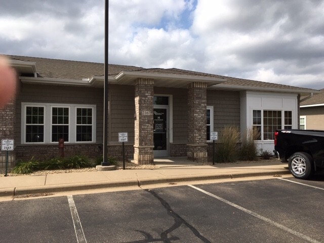 2167 Northdale Blvd NW, Coon Rapids, MN à vendre - Photo principale – Image 1 sur 17