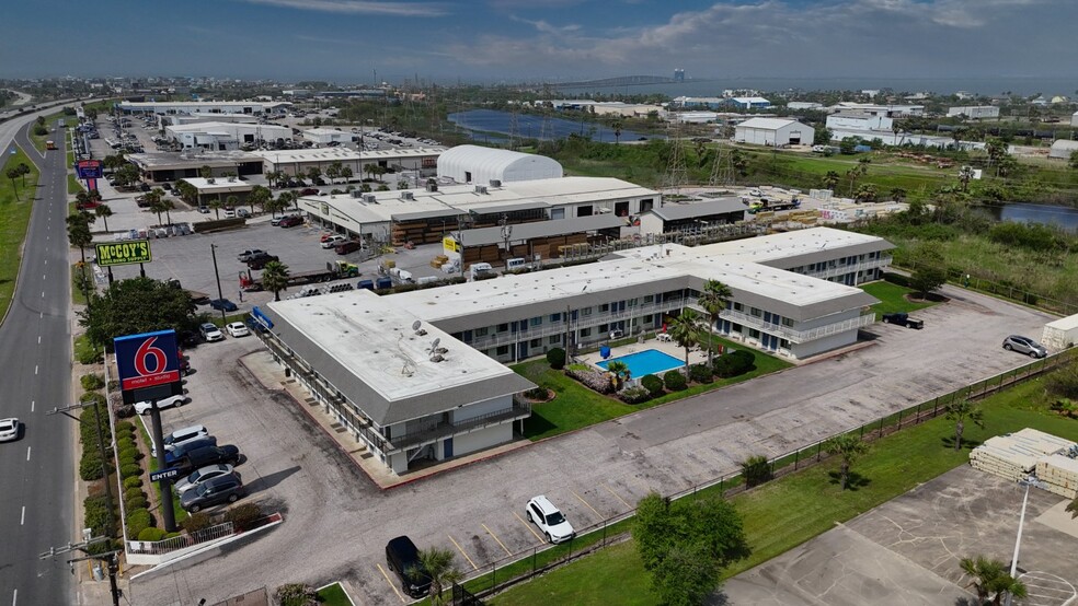 7404 Avenue J, Galveston, TX à vendre - Aérien – Image 2 sur 14