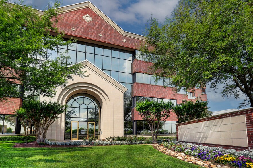 14140 Southwest Fwy, Sugar Land, TX à louer - Photo de l’immeuble – Image 2 sur 11