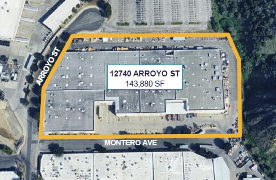 12740 Arroyo St, Sylmar, CA à louer - Photo de l’immeuble – Image 2 sur 2