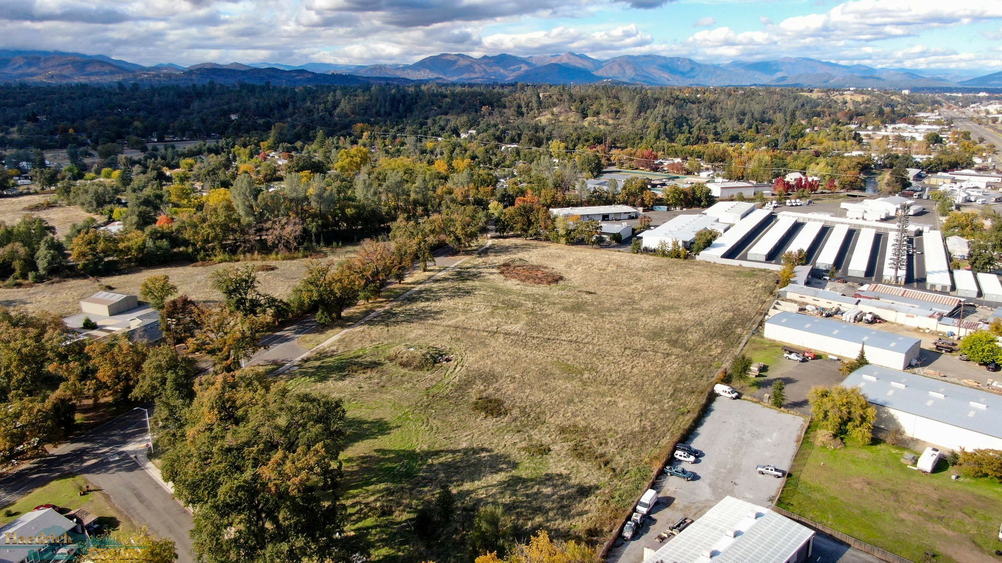 5751 Cedars Rd, Redding, CA à vendre Photo de l’immeuble– Image 1 sur 7