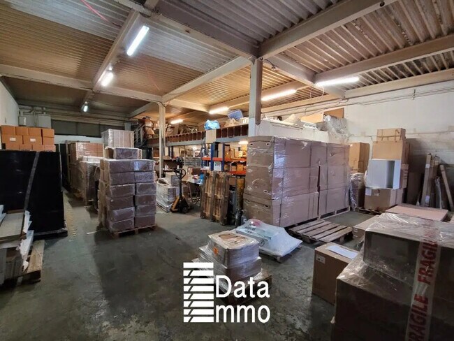 Plus de détails pour Industriel/Logistique à louer