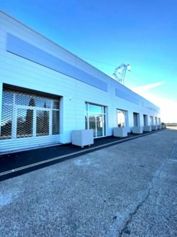 Plus de détails pour Local commercial à louer