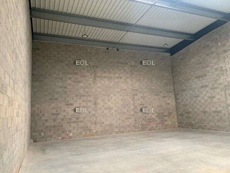 Local d’activités dans Brignoles à louer - Photo intérieure – Image 3 sur 5