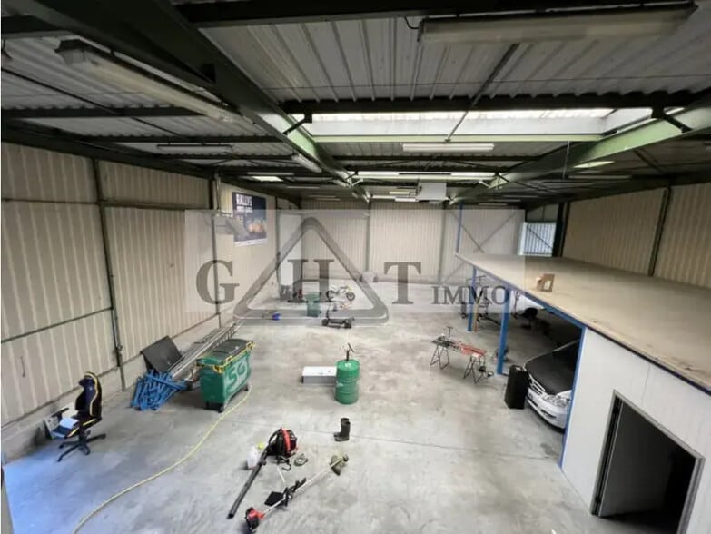 Industriel/Logistique dans Grigny à vendre - Photo intérieure – Image 2 sur 3