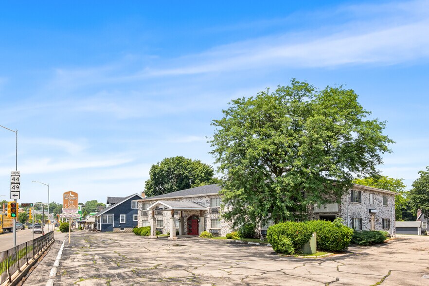 240 E Fond du Lac St, Ripon, WI à vendre - Photo de l’immeuble – Image 3 sur 26