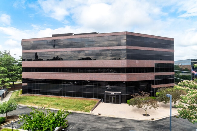 Plus de détails pour 2525 Harrodsburg Rd, Lexington, KY - Bureau à louer