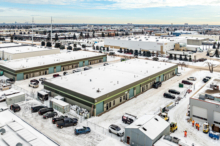 17532-17552 105th Ave, Edmonton, AB à louer - Aérien – Image 2 sur 3