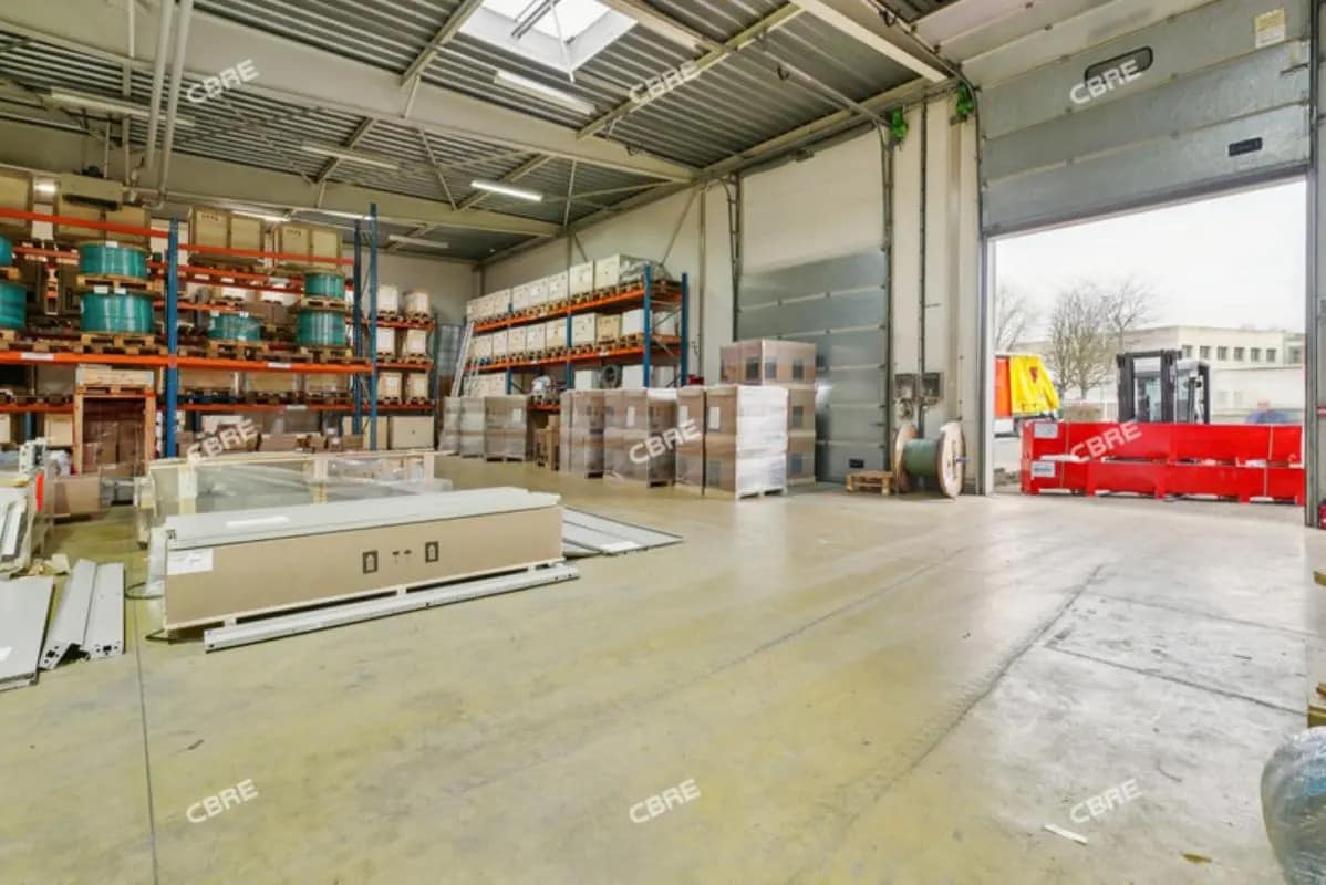 Industriel/Logistique dans Lisses à louer Photo de l’immeuble– Image 1 sur 10