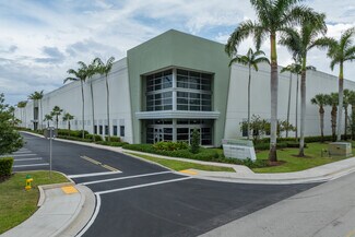 Plus de détails pour 400 Hillsboro Technology Dr, Deerfield Beach, FL - Industriel/Logistique à louer