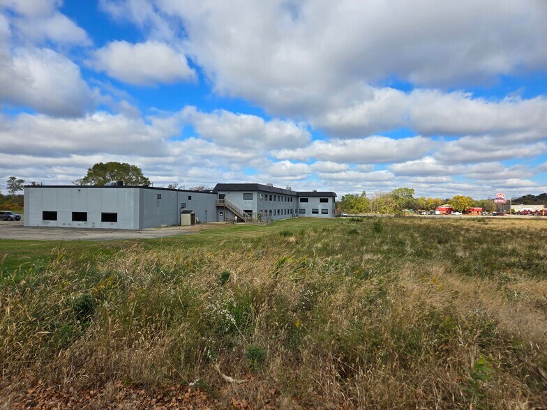 3305 MN-60, Faribault, MN à vendre - Photo de l’immeuble – Image 3 sur 15