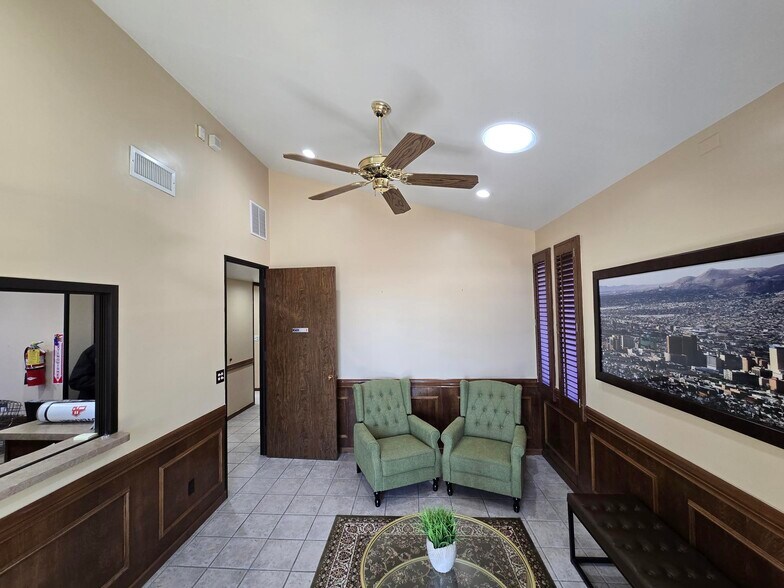 1201 E Schuster Ave, El Paso, TX à louer - Photo de l’immeuble – Image 3 sur 14