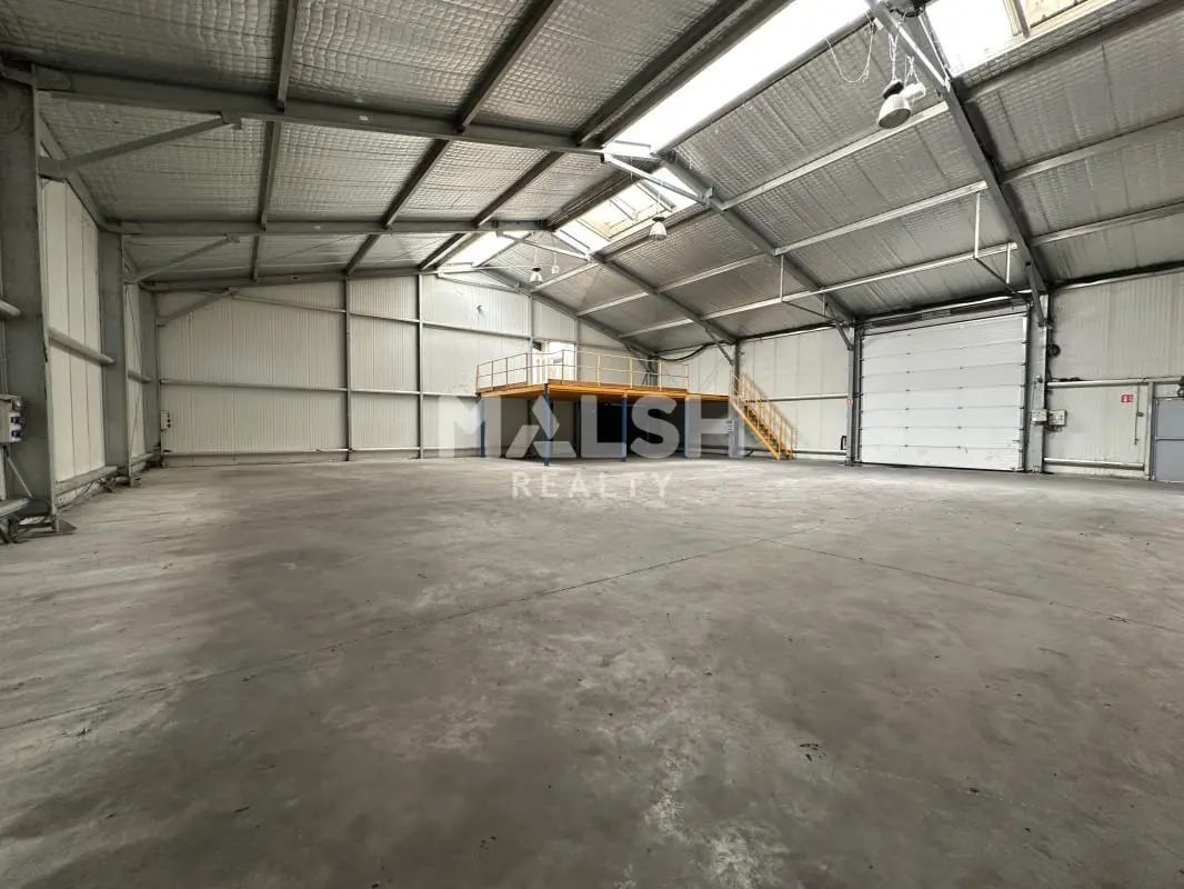 Local d'activités dans Fareins à vendre Photo de l’immeuble– Image 1 sur 12