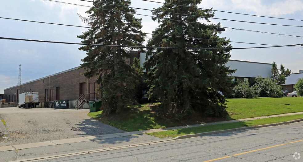 111 Martin Ross Ave, Toronto, ON à louer - Photo principale – Image 1 sur 3