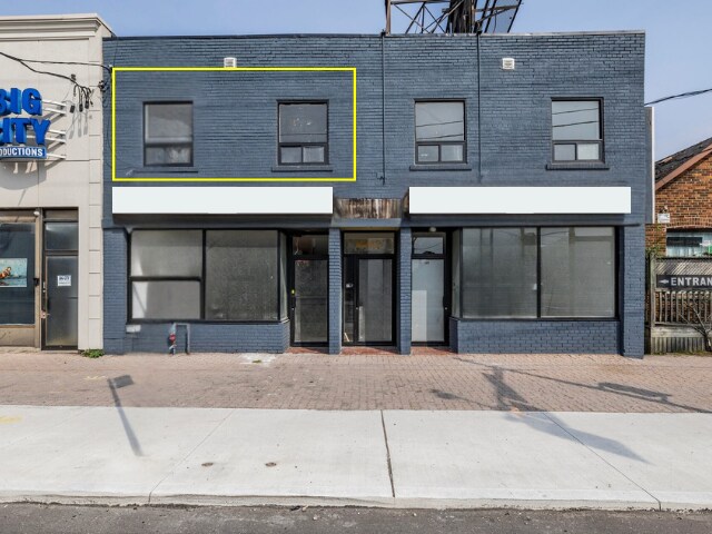 2240-2242 Eglinton Ave, Toronto, ON à louer Photo de l’immeuble– Image 1 sur 3