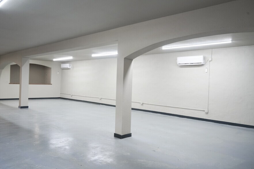 9205 Mesa Dr, Houston, TX à vendre - Photo de l’immeuble – Image 3 sur 11