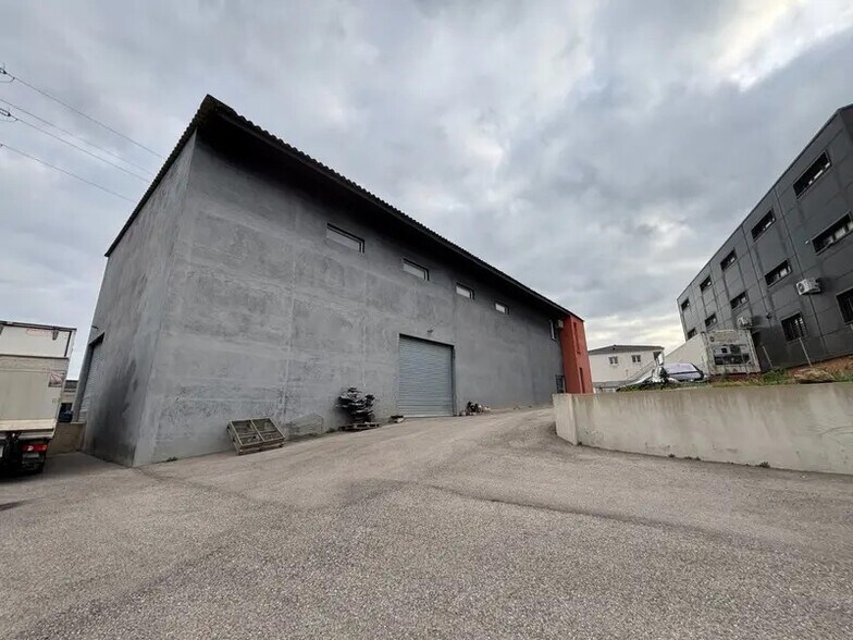 Local d’activités dans Le Rove à louer - Photo de l’immeuble – Image 3 sur 13