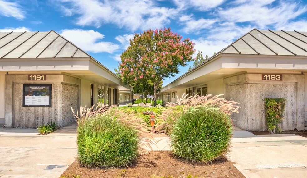 1187-1193 E. Herndon Avenue, Fresno, CA à louer - Photo principale – Image 1 sur 3