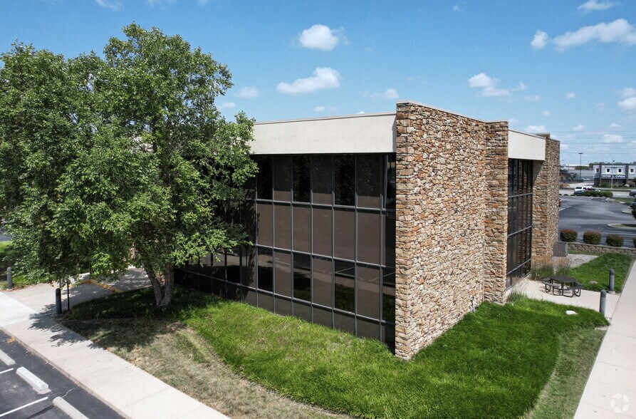 8140 Knue Rd, Indianapolis, IN à louer - Photo de l’immeuble – Image 2 sur 3