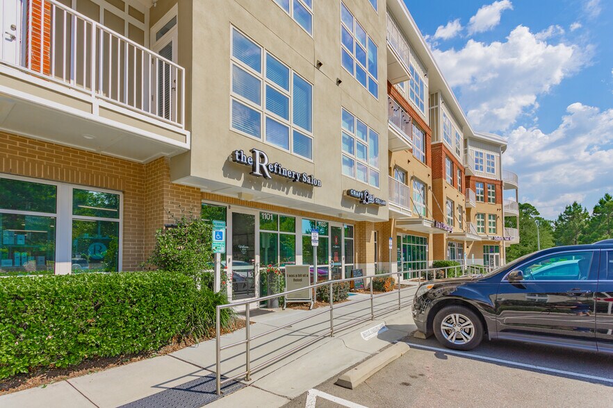 1347 Old Apex Rd, Cary, NC à louer - Photo de l’immeuble – Image 2 sur 7