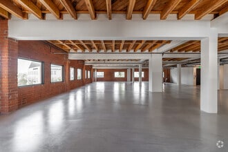 360 N Bedford Dr, Beverly Hills, CA à louer Photo intérieure– Image 2 sur 4
