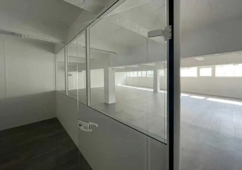 Bureau dans Montreuil à louer - Photo de l’immeuble – Image 1 sur 4
